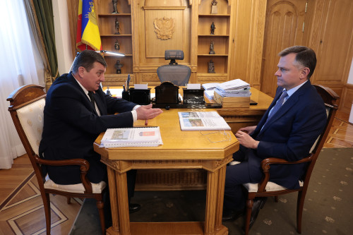 Slusar met Tkachenko