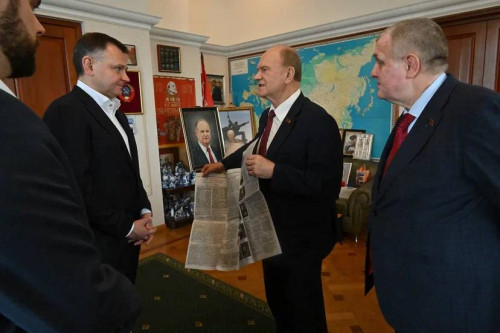 Slusar met Zuganov